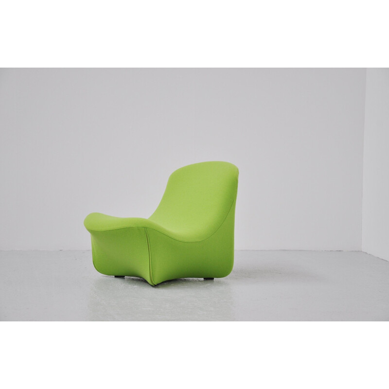 Vintage Artifort 593 lounge chair 1974