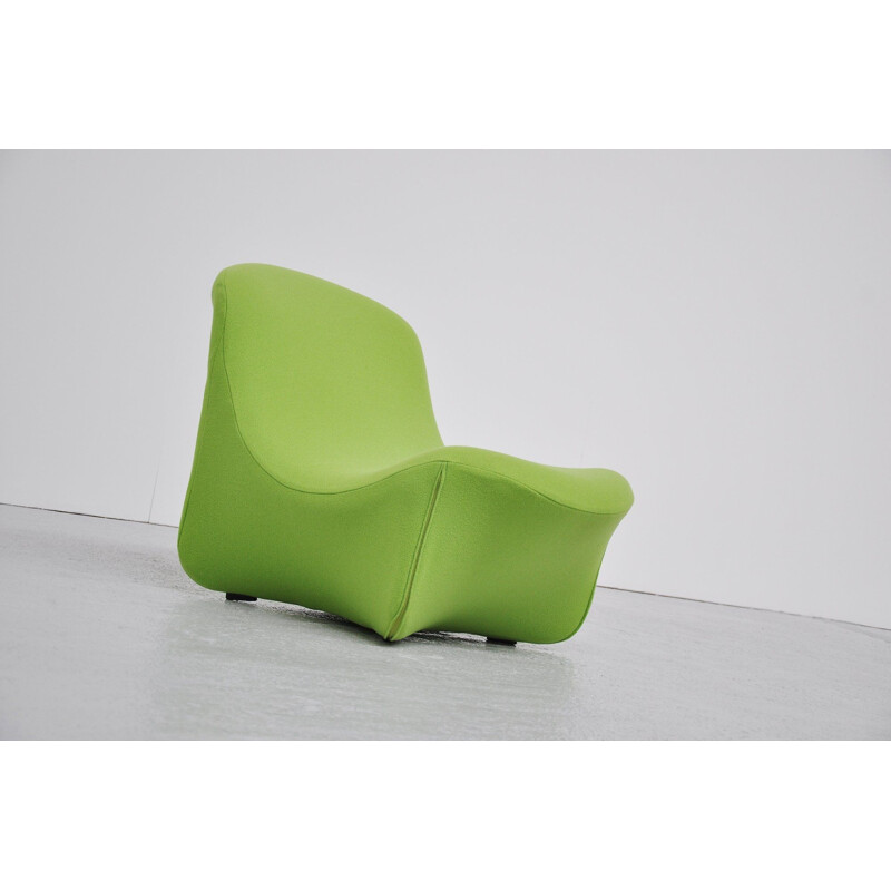 Vintage Artifort 593 lounge chair 1974