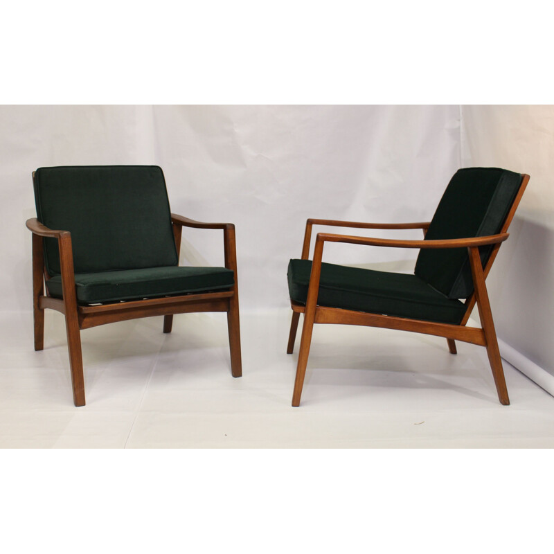 Paire de fauteuils vintage en tissu velours vert sapin scandinave 1960