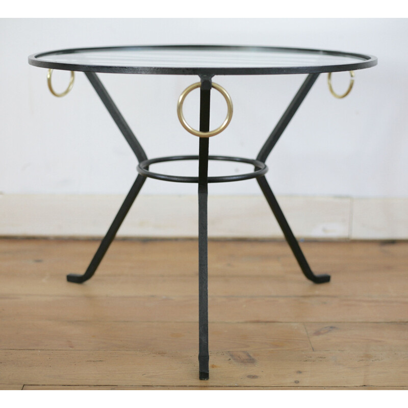 Mesa de centro vintage de metal lacado negro, cristal y latón de Jacques Adnet, Francia 1950