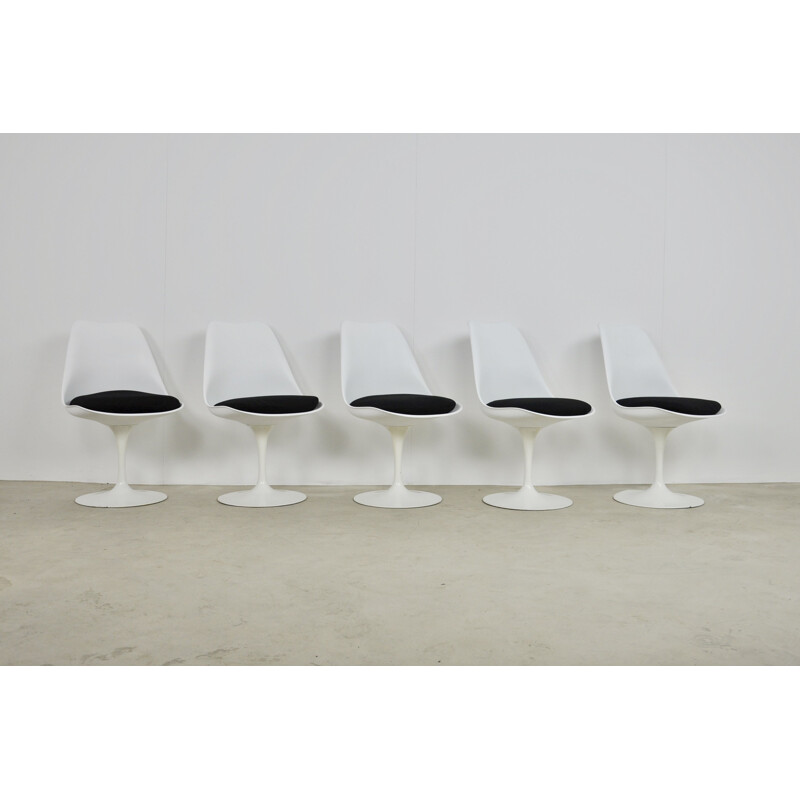 Set of 5 Vintage Chairs "Tulip" by Eero Saarinen 1970
