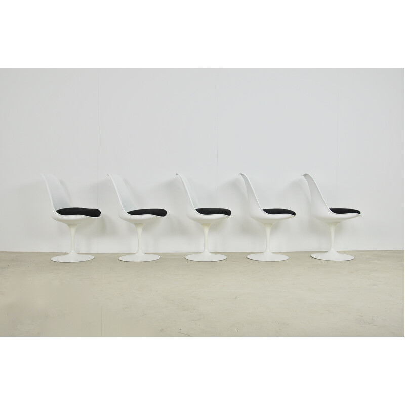 Set of 5 Vintage Chairs "Tulip" by Eero Saarinen 1970