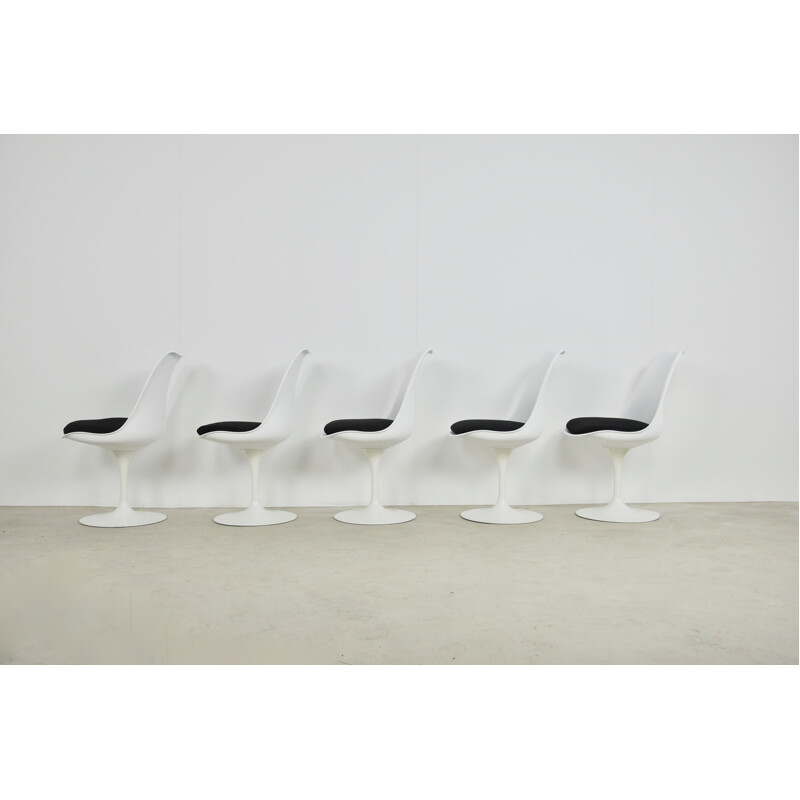 Set of 5 Vintage Chairs "Tulip" by Eero Saarinen 1970