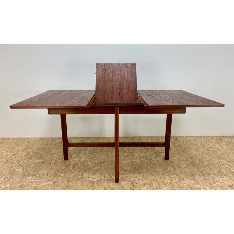 Vintage dining table by McIntosh 1970