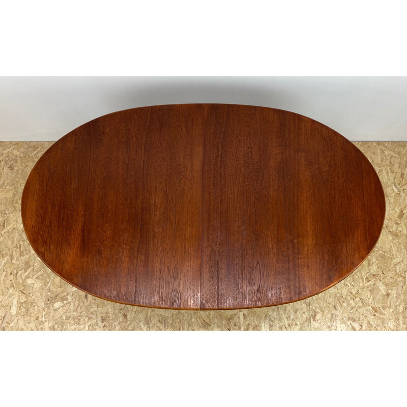 Vintage oval dining table United Kingdom 1960