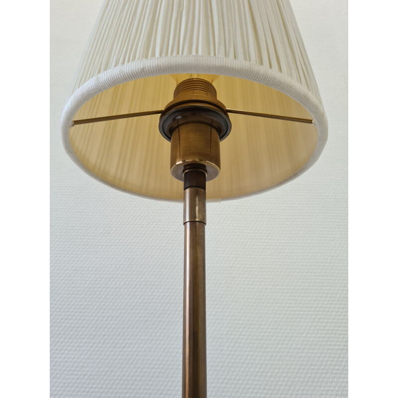 Lampadaire minimaliste vintage en laiton sur trépied avec un abat-jour conique en tissu 1970