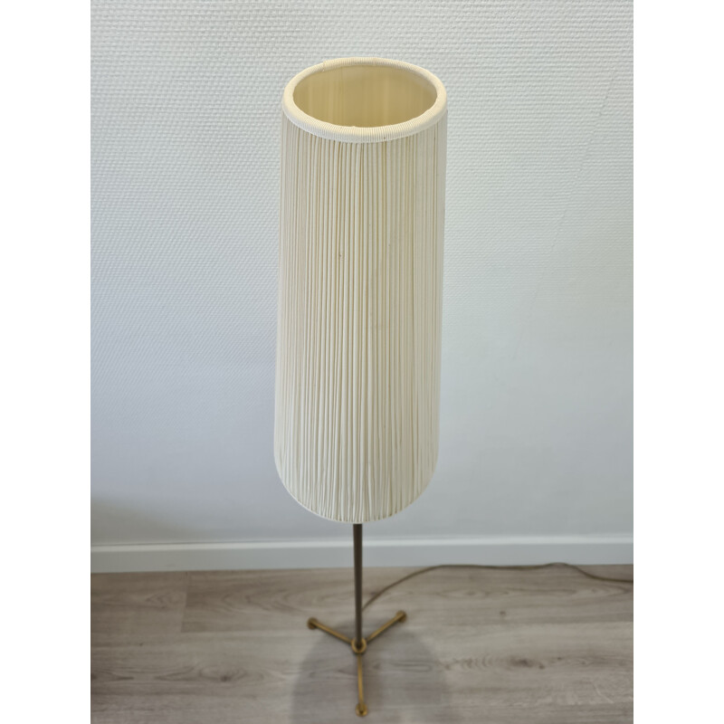 Lampadaire minimaliste vintage en laiton sur trépied avec un abat-jour conique en tissu 1970