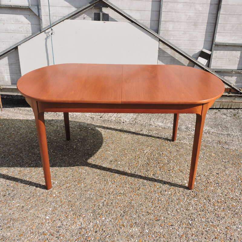 Vintage teak extensible dining table by McIntosh 1960