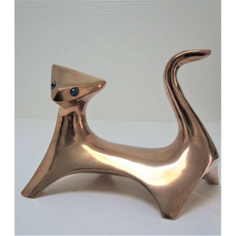 Cat sculpture in 1970 vintage brass