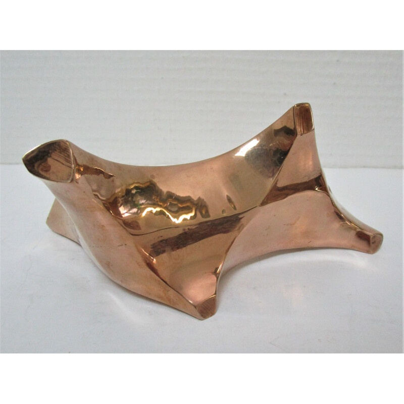 Cat sculpture in 1970 vintage brass