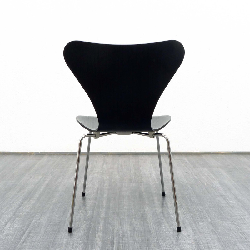 Fritz Hansen "3107" chair in plywood and metal, Arne JACOBSEN - 2014