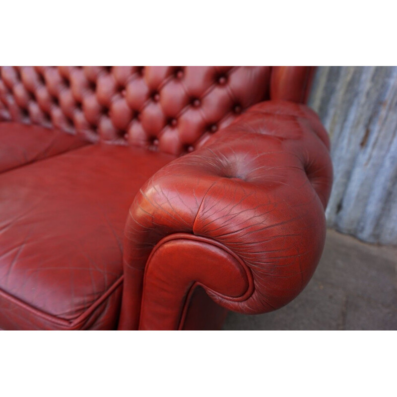 Canapé vintage Chesterfield en cuir rouge Pegasus à haut dossier boutonné 1960