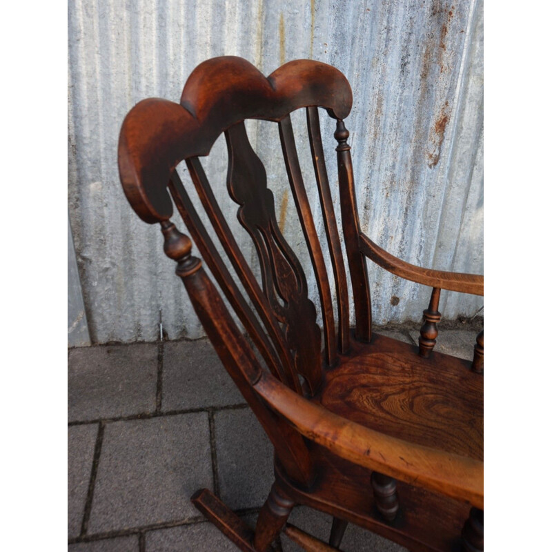 Fauteuil à bascule vintage Windsor anglaise