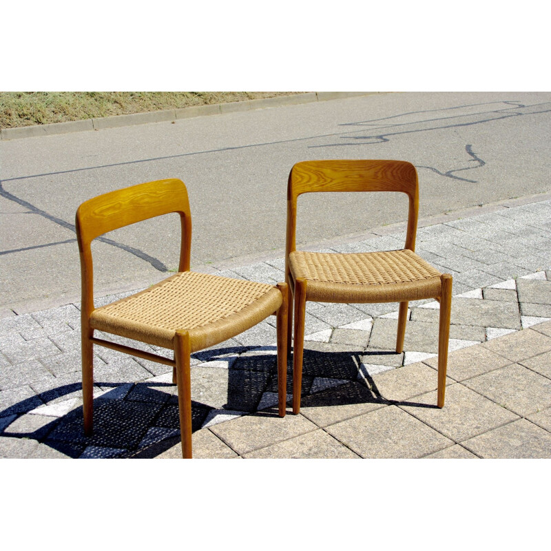 Paire de chaise vintage par Otto Moller 1960