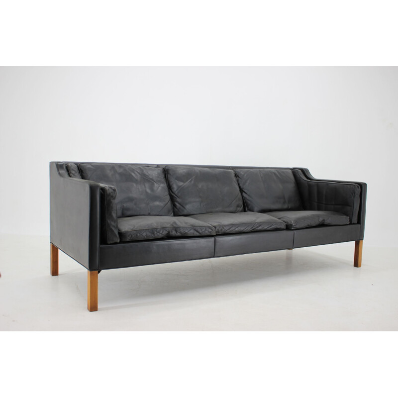 Vintage sofa Model 2213 by Fredericia Stolefabrik in Black Leather 1960s