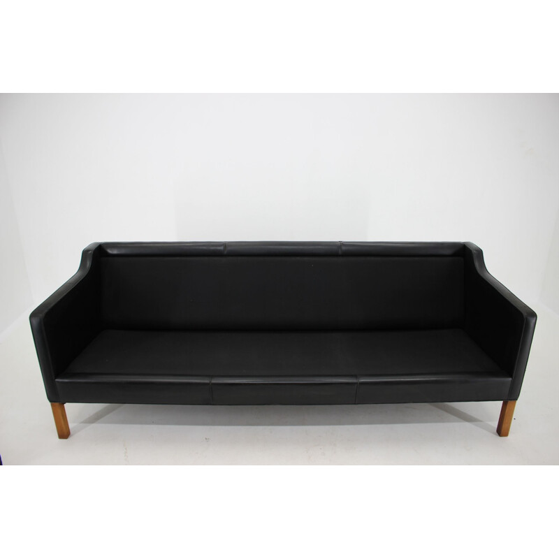 Vintage sofa Model 2213 by Fredericia Stolefabrik in Black Leather 1960s