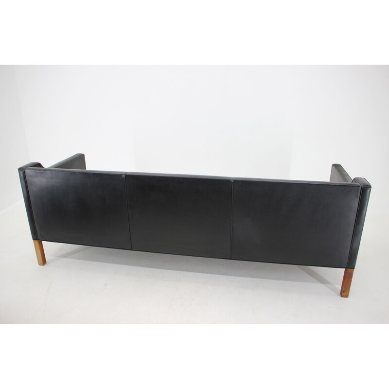 Vintage sofa Model 2213 by Fredericia Stolefabrik in Black Leather 1960s