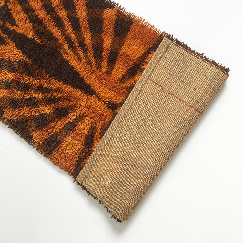 Tappeto scandinavo in lana marrone e arancione - 1970
