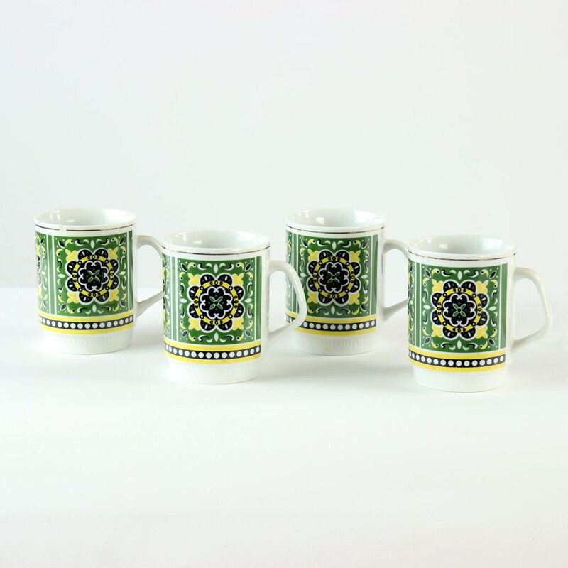 Ensemble de 4 tasses vintage en porcelaine, Tchécoslovaquie 1960