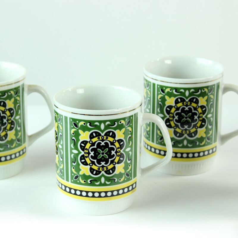 Set of 4 vintage porcelain cups, Czechoslovakia 1960