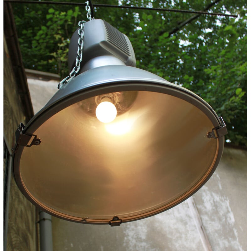 Rekwisieten te binden Beraadslagen Vintage aluminium industriële lamp