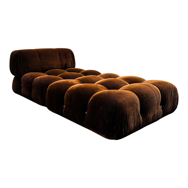 Cadeira Vintage lounge e conjunto de escabelo Modelo Camaleonda em veludo castanho de Mario Bellini para B