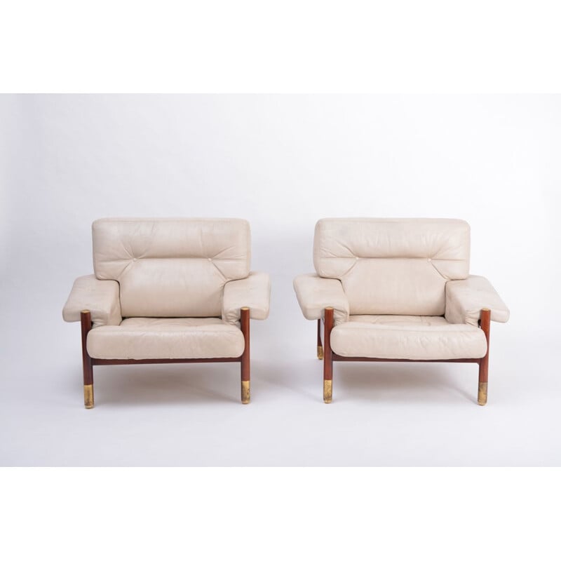 Paire de fauteuils lounge vintage "Sella" en cuir beige par Carlo De Carli 1960