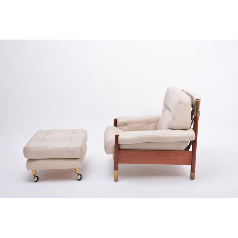 Vintage lounge armchair with Ottoman in beige leather by Carlo de Carli, Italy 1960