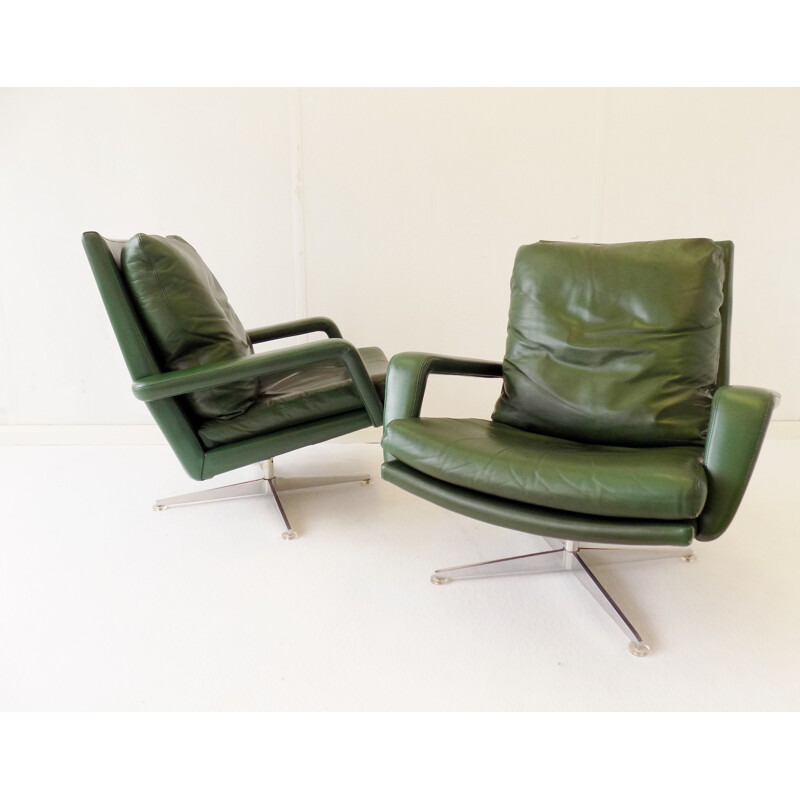 Paire de fauteuils vintage en cuir vert Hans Kaufeld 1960 