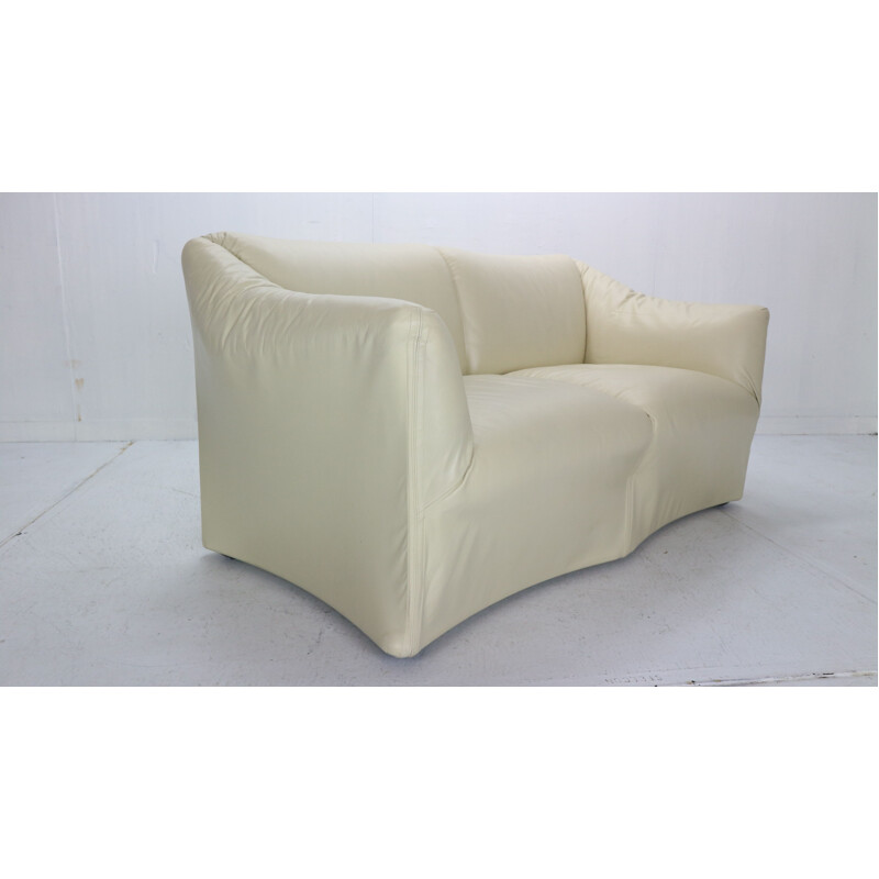 Vintage 2-Sitzer-Sofa aus Leder und Stahl von Mario Bellini für Cassina, Italien 1970