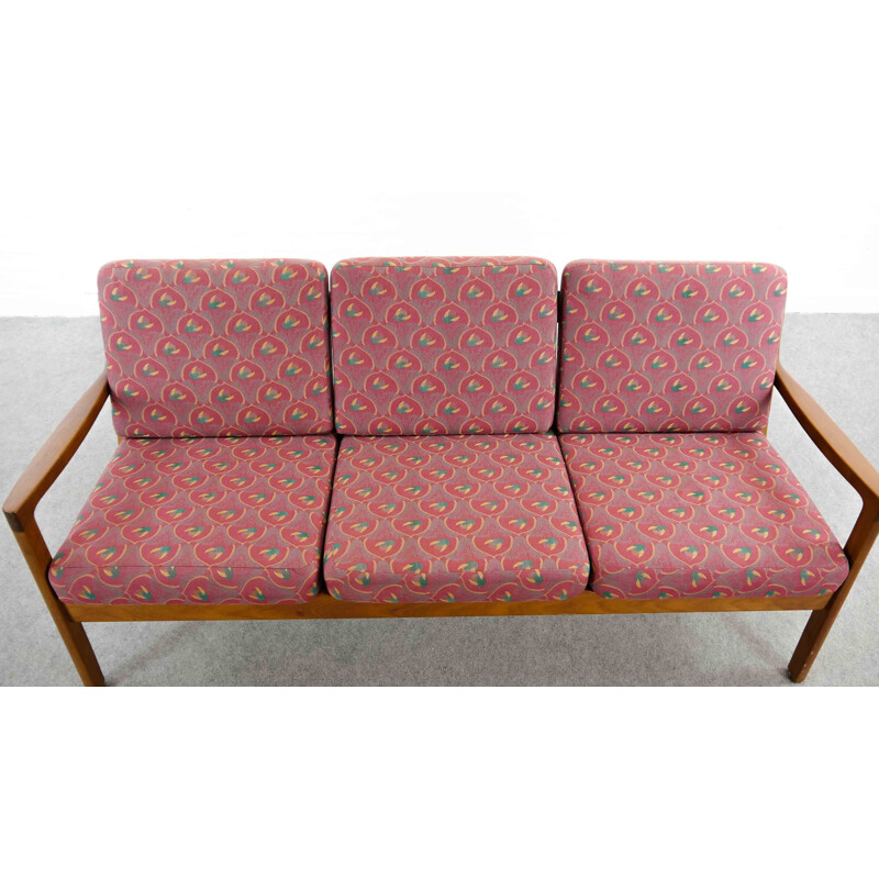 Salotto da senatore d'epoca con divano e sedie di Ole Wanscher per France et Fils 1960