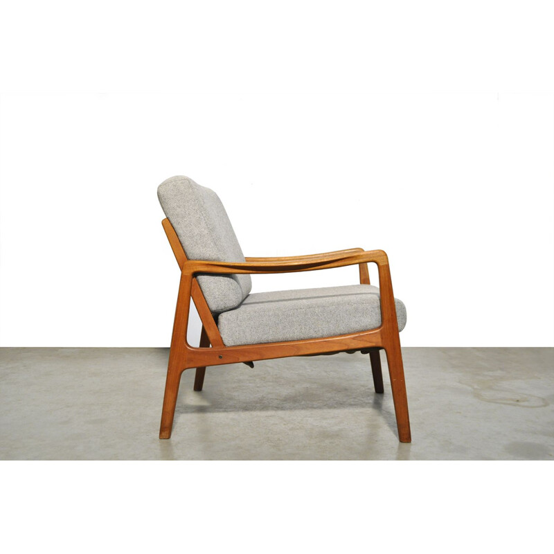 Pair of Mid-century easy chairs fd109 by Ole Wanscher for France & Son teak Danish 1960