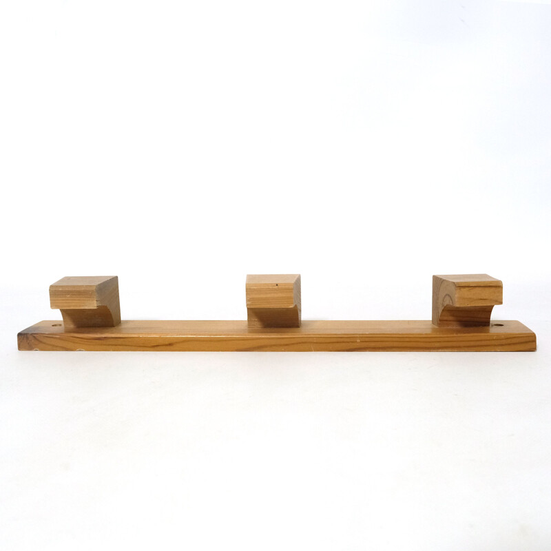 Vintage coat rack in minimalist pine