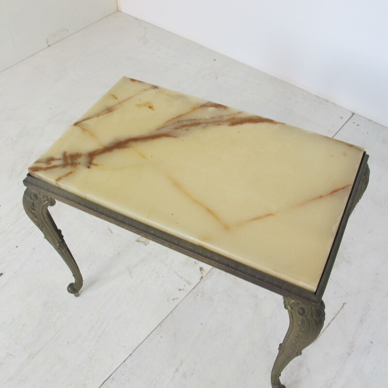 Mesa auxiliar Vintage Regency de mármol y latón 1950