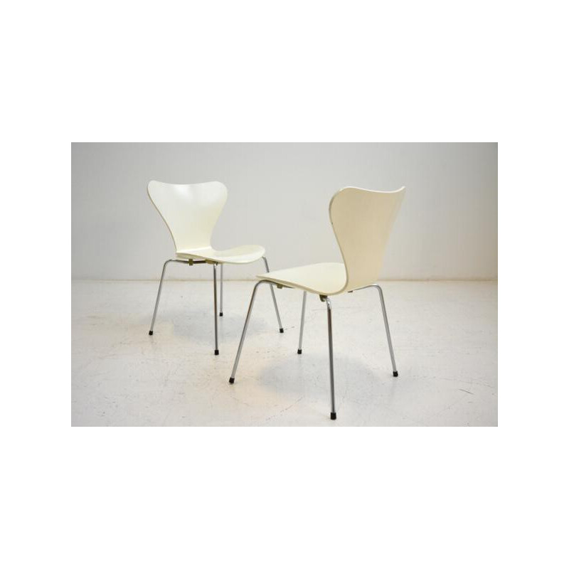 Pair of Fritz Hansen "serie 7" chairs, Arne JACOBSEN - 1988