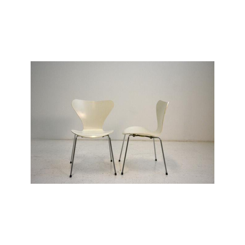 Pair of Fritz Hansen "serie 7" chairs, Arne JACOBSEN - 1988