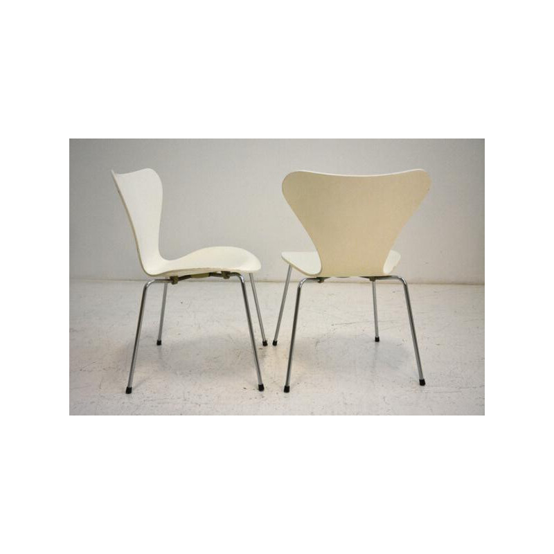 Pair of Fritz Hansen "serie 7" chairs, Arne JACOBSEN - 1988