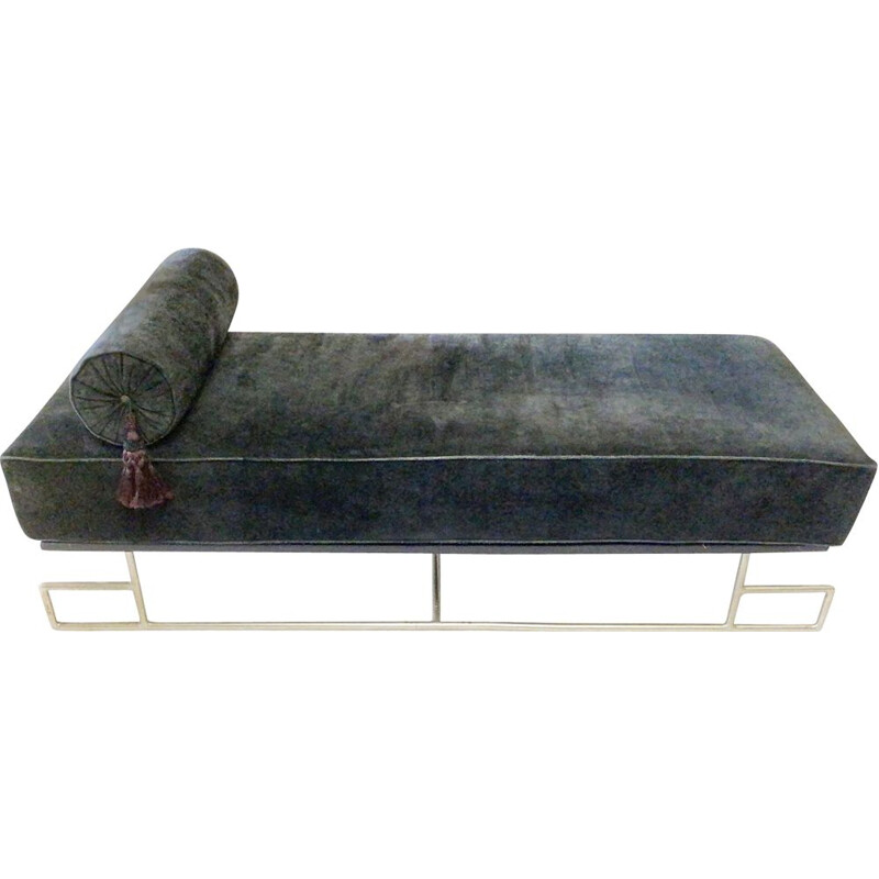 Vintage Bauhaus Daybed, chrome-plated Tubular Steel with a Leather Mattress and Pillow, Art Deco  France, 1930s