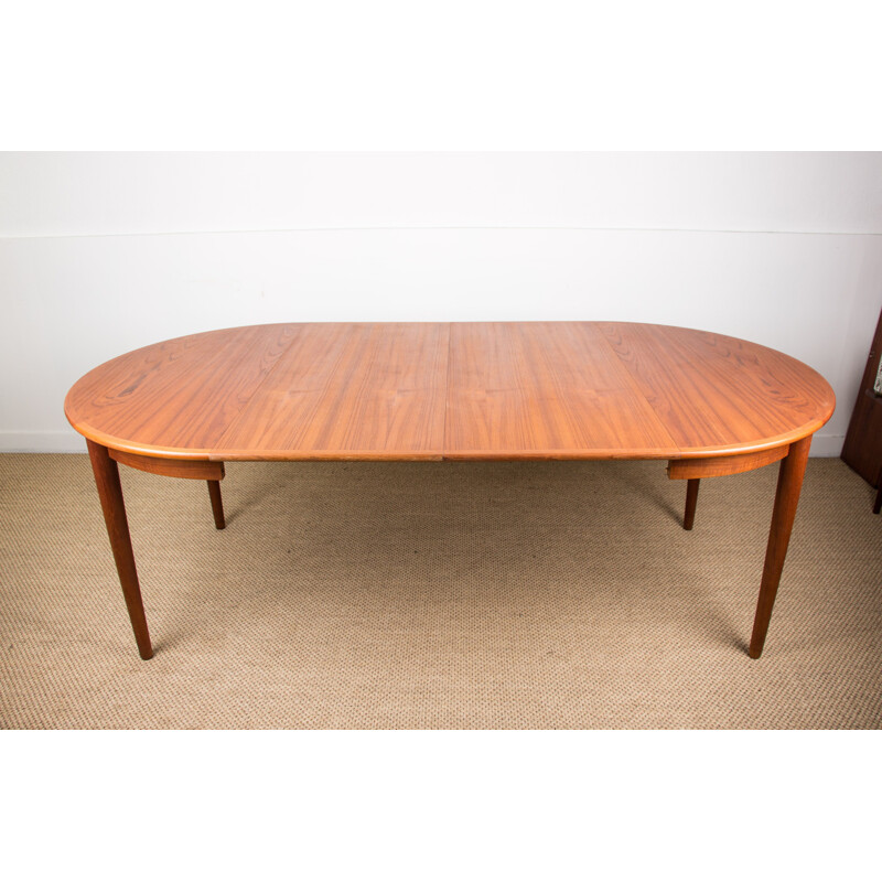 Vintage Danish Extendable Teak Dining Table MSK Møbler 1960