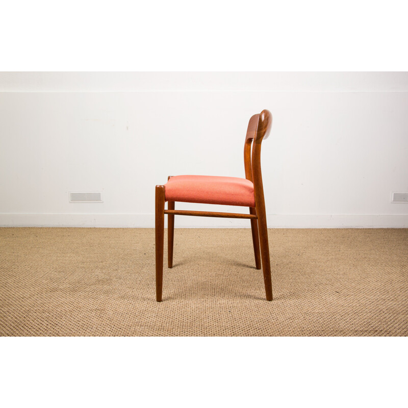 Suite of 4 vintage chairs in Teak and light red fabric N 75 from N.O.Moller Danoises