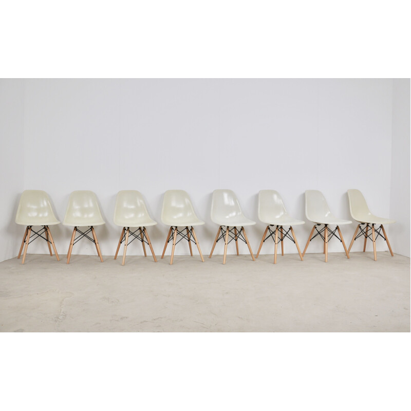 8 Vintage Chairs DSW by Charles & Ray Eames for Herman Miller, 1982