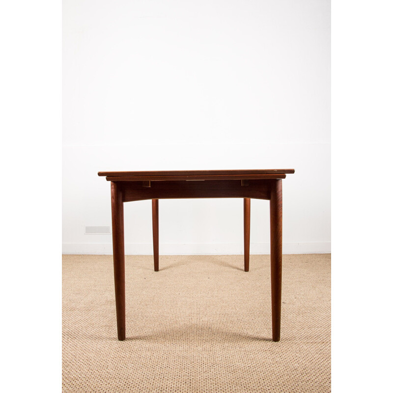 Vintage extensible teak dining table rectangular model by Dyrlund Danoise