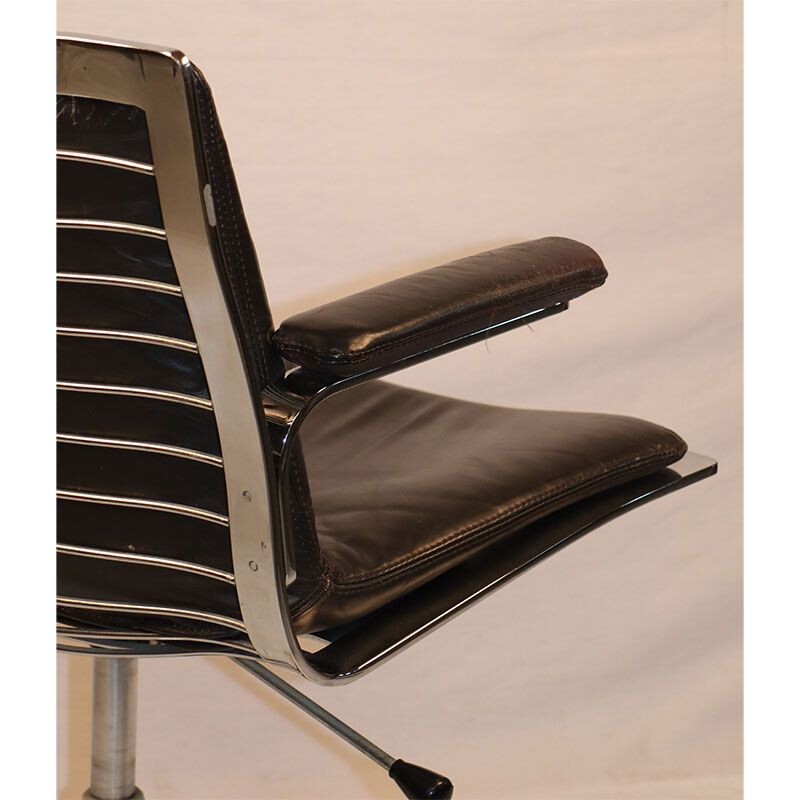 Vintage office armchair in chromed steel and leather Apelbaum 1970