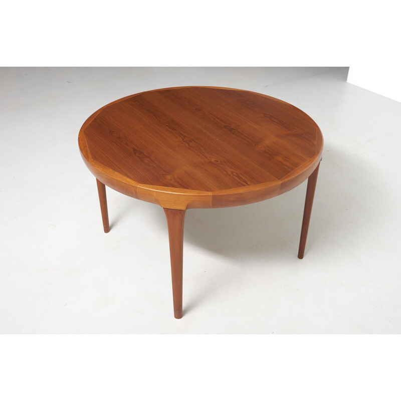 Vintage Round Dining Table with 2 Extensions by Ib Kofod-Larsen for Faarup Møbelfabrik, Denmark - 1960s