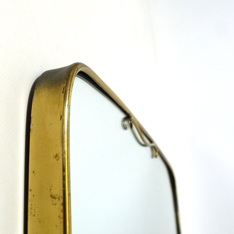 Miroir vintage de forme libre en laiton, Italie 1950