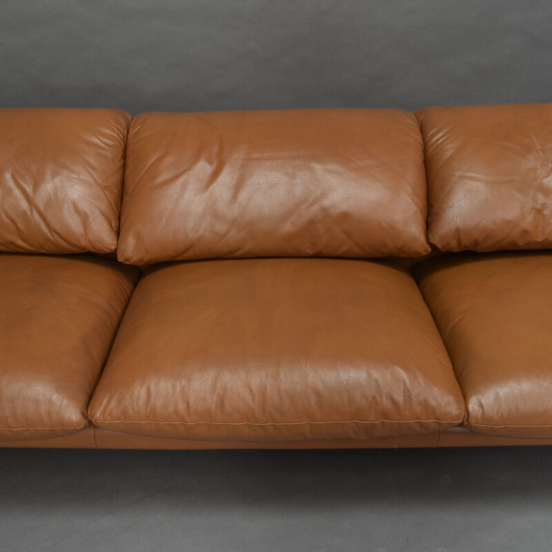 Vintage Maralunga sofa by Vico Magistretti for Cassina 1973