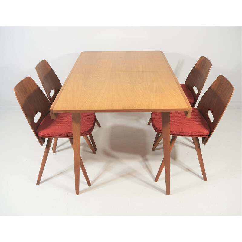 Ensemble de 5 chaises et table à manger vintage de Tatra 1970