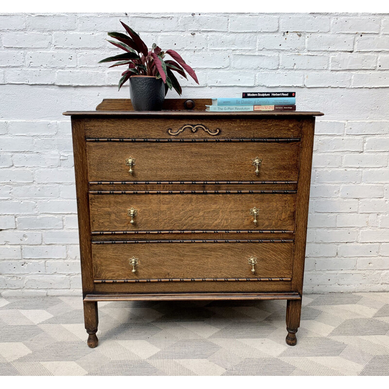 Commode vintage en bois avec poignées laiton