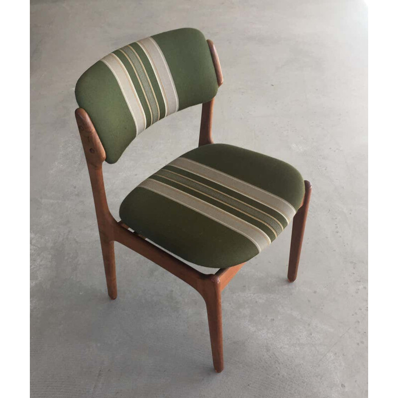 Satz von 4 Vintage Teakholzstühlen , Inc. Reupholstery Erik Buch 1960