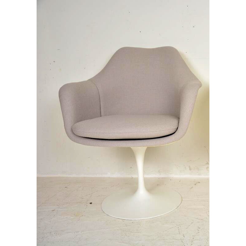 Pair of Eero Saarinen Vintage Tulip Swivel Armchairs for Knoll International 1956